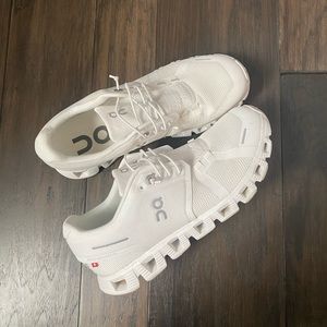 On Cloud 5 Trainers White